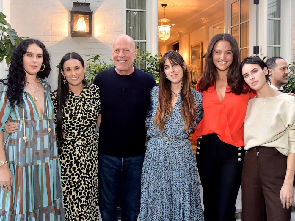 Bruce Willis back with Demi Moore